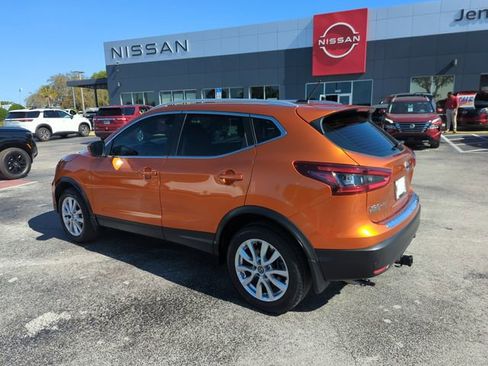 Certified 2022 Nissan Rogue Sport SV image 9