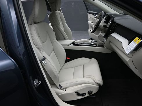 New 2026 Volvo XC60 B5 Ultra w/ Climate Package image 27