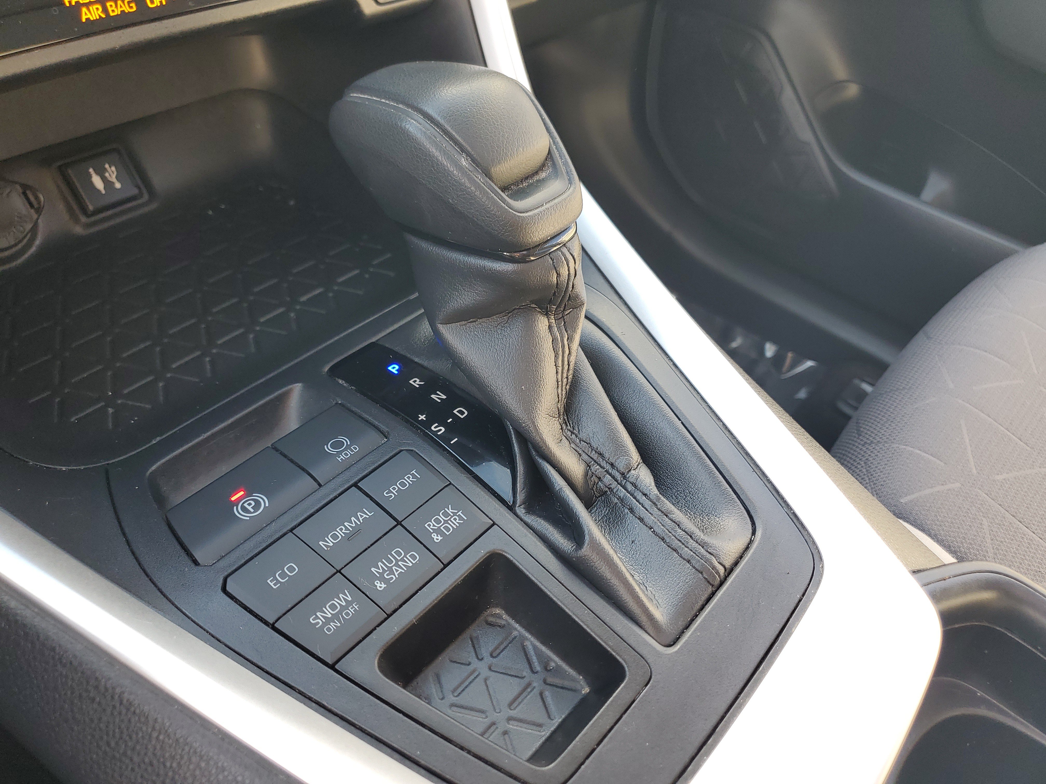 Certified 2019 Toyota RAV4 XLE w/ All Weather Liner Package AWD/4WD image 30