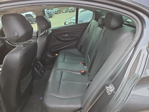 Used 2018 BMW 320i xDrive Sedan image 14