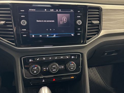 Used 2023 Volkswagen Atlas Cross Sport SE image 26