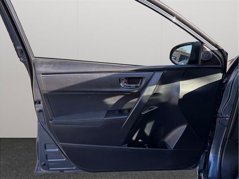 Used 2017 Toyota Corolla LE image 14