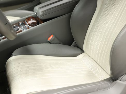 Used 2016 Bentley Continental GT V8 S image 17