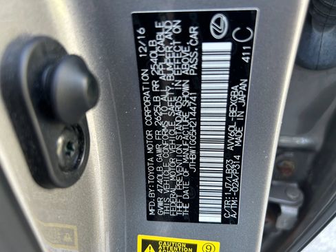 Used 2017 Lexus ES 300h FWD image 16