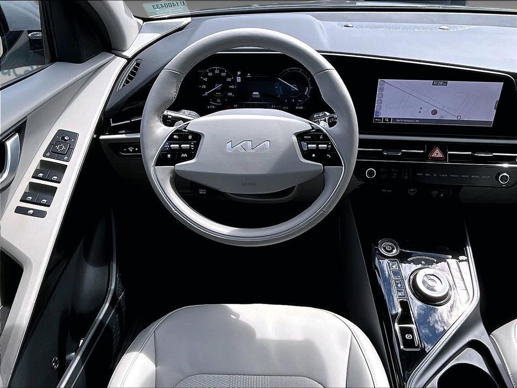 Used 2023 Kia Niro Wind w/ Wind Preserve Package FWD image 17