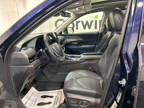 Used 2026 Toyota Grand Highlander AWD image 22