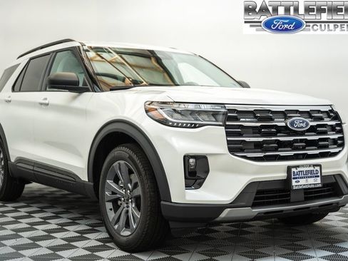 New 2026 Ford Explorer Active w/ Active Comfort Package AWD/4WD image 1