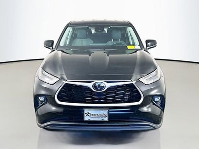 Used 2024 Toyota Highlander LE