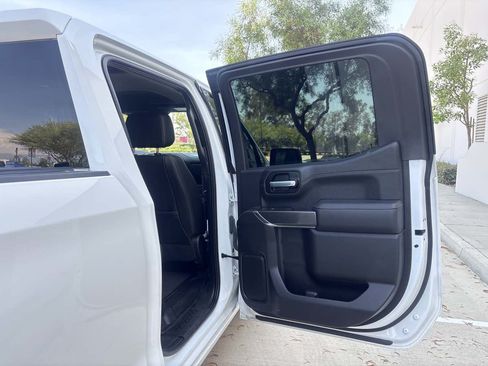 Used 2021 GMC Sierra 1500 AT4 w/ Technology Package AWD/4WD image 13