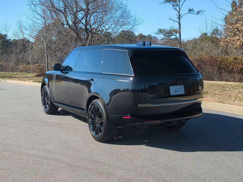 New 2026 Land Rover Range Rover SV image 8