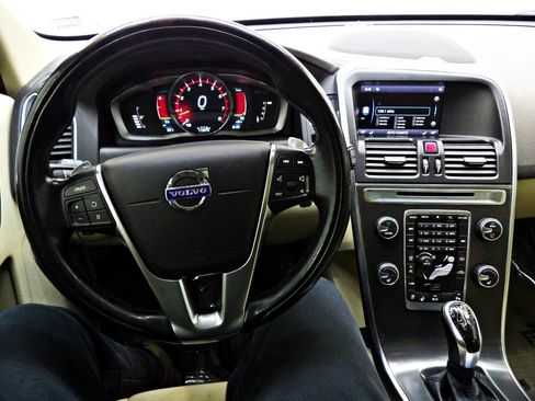 Used 2015 Volvo XC60 T6 Platinum image 18
