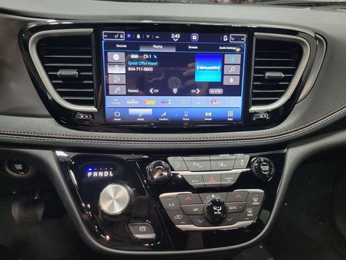 New 2027 Chrysler Pacifica Select AWD/4WD image 27