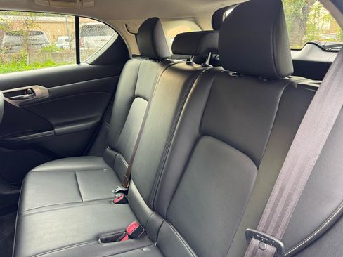 Used 2015 Lexus CT 200h w/ Navigation Package FWD image 16