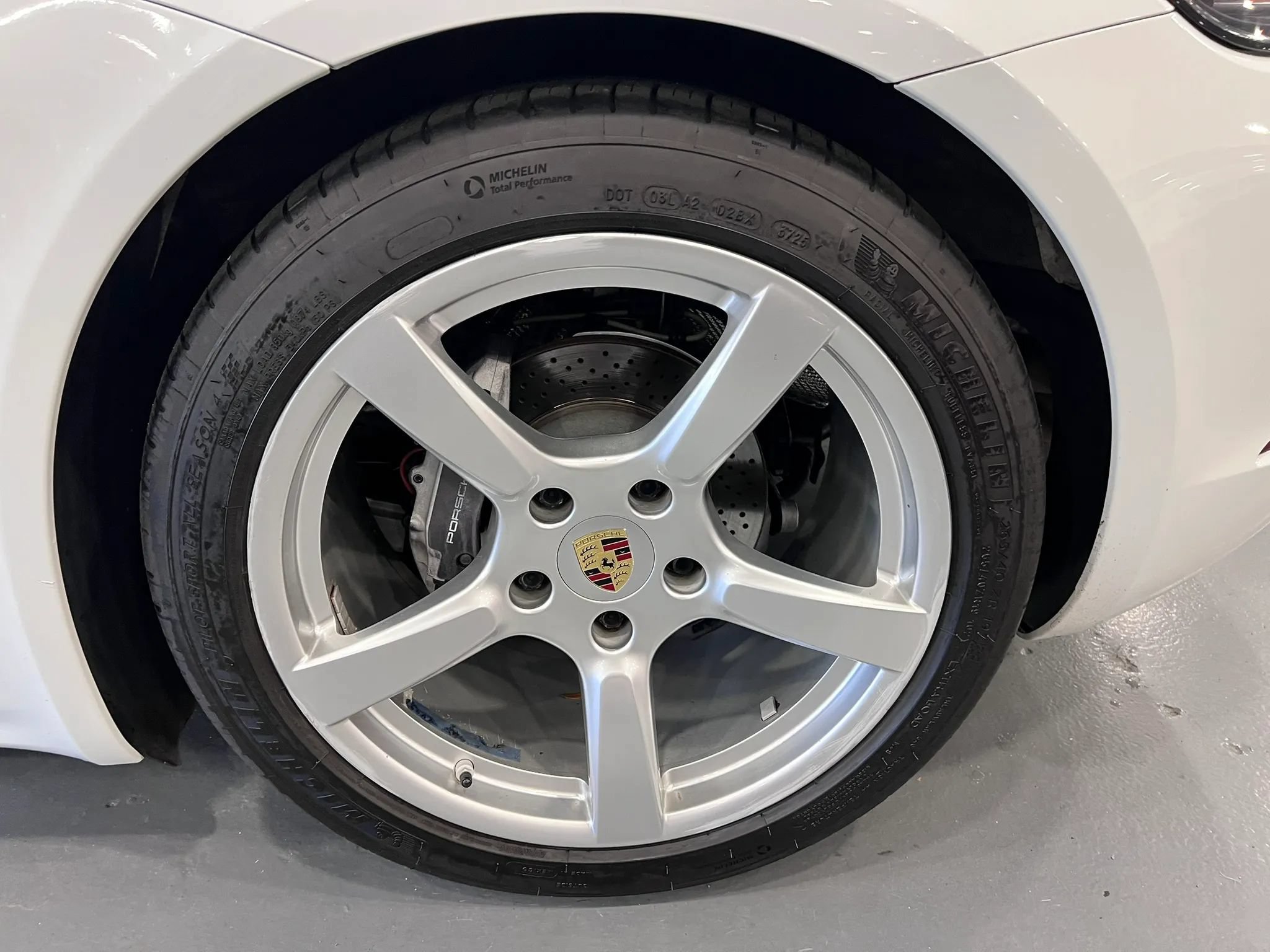 Used 2018 Porsche 718 Boxster RWD image 32