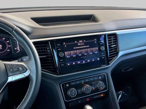 Used 2023 Volkswagen Atlas SE w/ Panoramic Sunroof Package FWD image 7