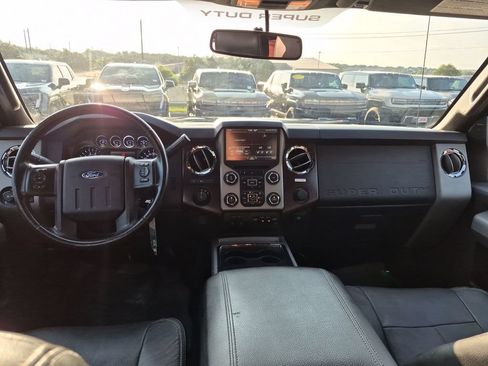 Used 2016 Ford F250 Lariat w/ Lariat Ultimate Package AWD/4WD image 32