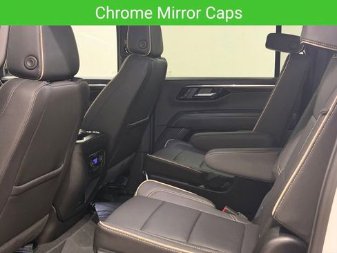 Used 2025 Chevrolet Suburban Premier AWD/4WD image 32