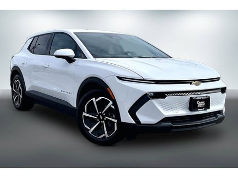 Used 2025 Chevrolet Equinox EV LT w/ Comfort Package image 3