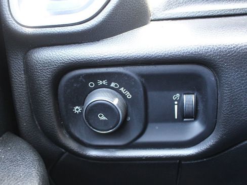 Used 2021 RAM 2500 Tradesman RWD image 28