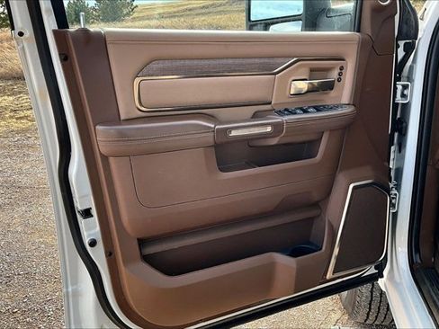 Used 2023 RAM 2500 Limited image 21