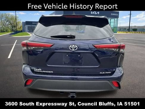 Used 2021 Toyota Highlander XLE AWD/4WD image 5