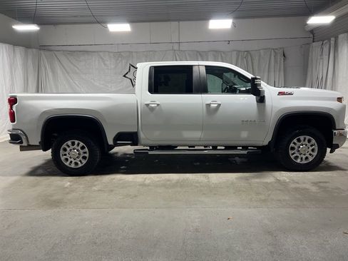 Used 2024 Chevrolet Silverado 2500 LT image 8