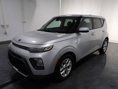 Used 2021 Kia Soul S FWD image 3