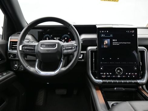 Used 2025 GMC Yukon Denali AWD/4WD image 15