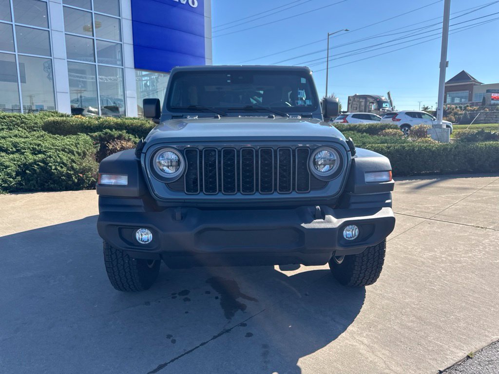 Used 2024 Jeep Wrangler Sport AWD/4WD image 2