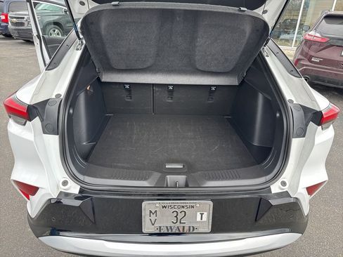 Certified 2025 Buick Envista Sport Touring FWD image 21