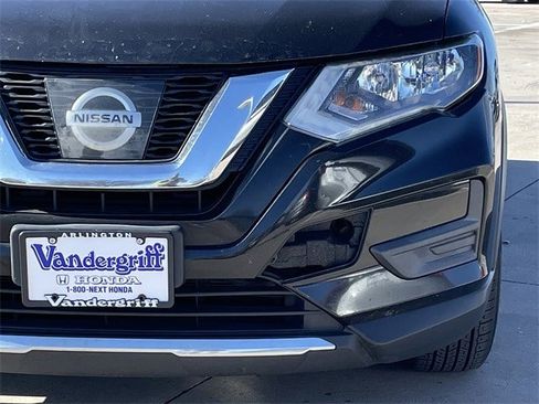 Used 2017 Nissan Rogue S image 8