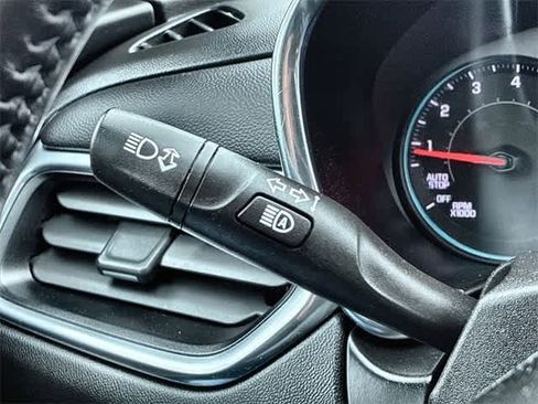 Used 2021 Chevrolet Equinox LT w/ Driver Convenience Package image 27