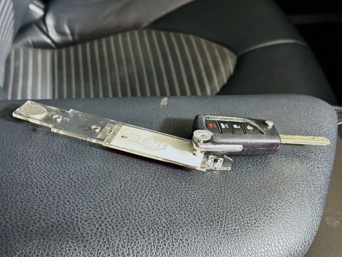 Used 2023 Toyota Camry SE FWD image 32