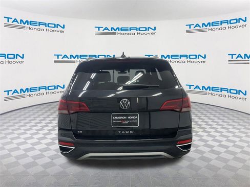 Used 2024 Volkswagen Taos SE image 4