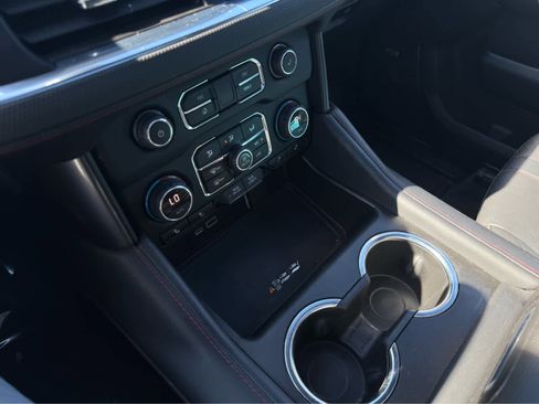 Used 2022 Chevrolet Suburban RST w/ Luxury Package image 12