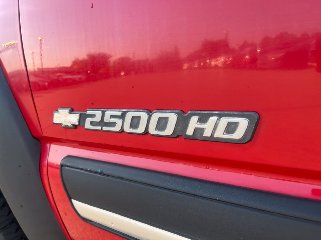 Used 2005 Chevrolet Silverado 2500 LS AWD/4WD image 33