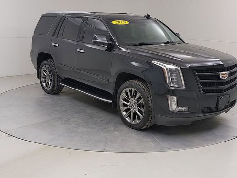 Used 2019 Cadillac Escalade Premium Luxury w/ Escalade Sport Edition AWD/4WD image 12
