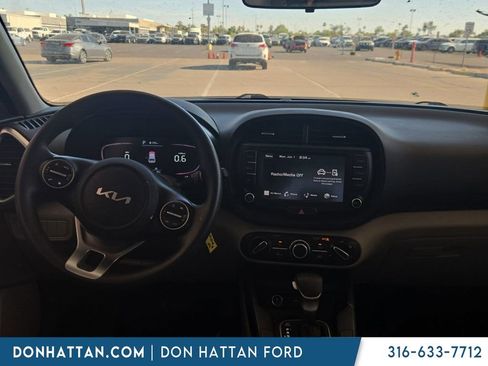 Used 2023 Kia Soul LX w/ LX Technology Package FWD image 2
