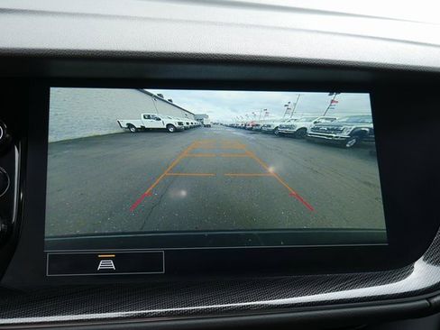 Used 2023 Buick Envision Essence image 3