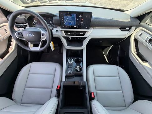 Used 2026 Ford Explorer Active w/ Active Comfort Package AWD/4WD image 18