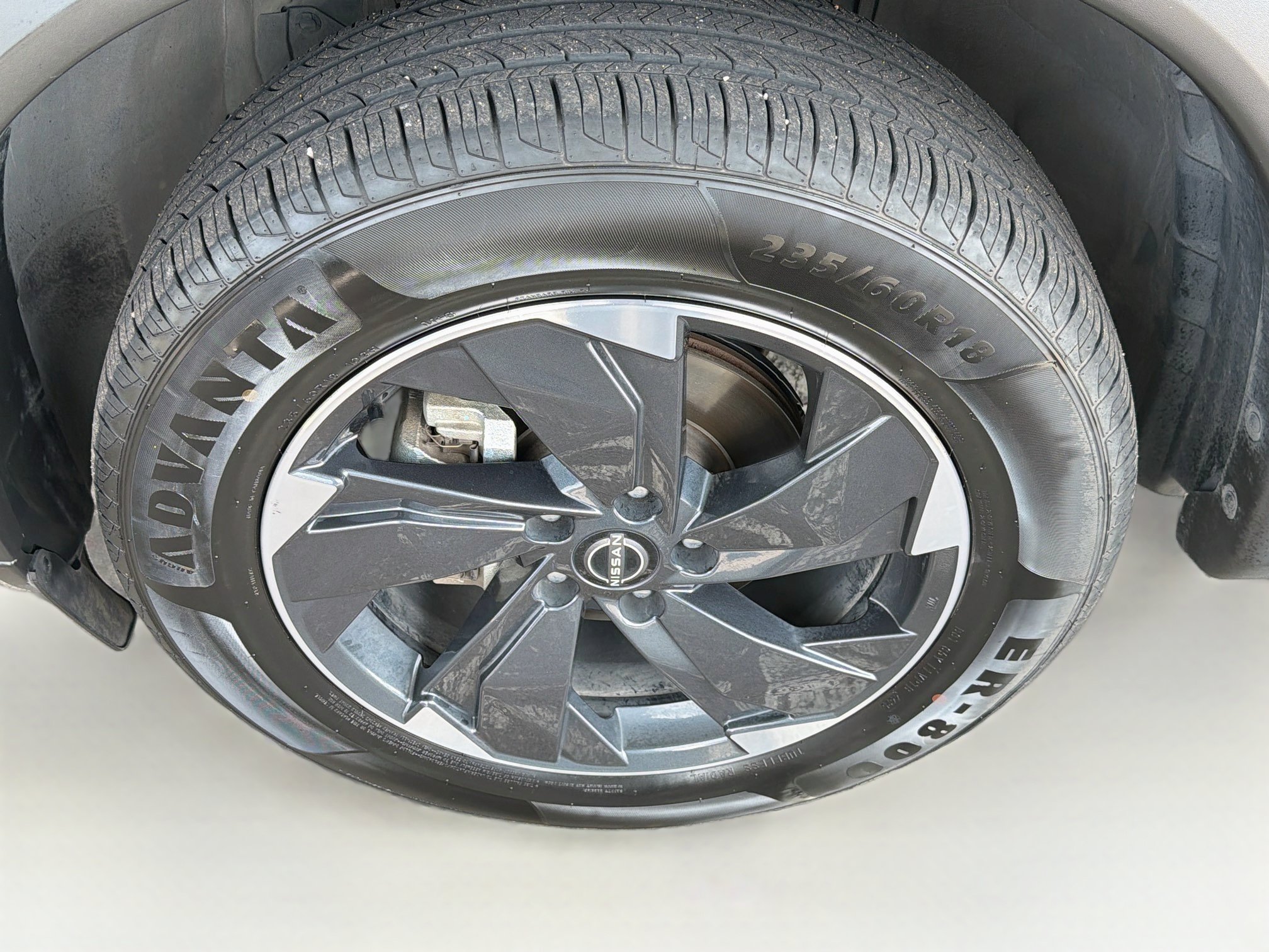 Used 2025 Nissan Rogue SV AWD/4WD image 11