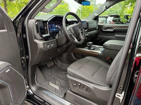 Used 2025 Chevrolet Silverado 1500 RST w/ Redline Edition AWD/4WD image 13