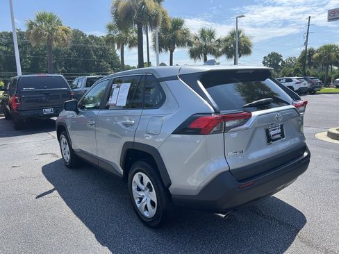 Used 2024 Toyota RAV4 LE FWD image 8