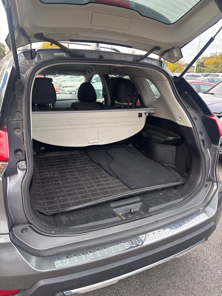 Used 2017 Nissan Rogue SV w/ Midnight Edition Package AWD/4WD image 20