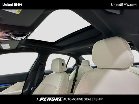 Used 2025 BMW i5 M60 w/ Premium Package image 12