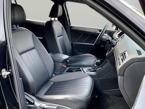 Used 2024 Volkswagen Tiguan SE R-Line FWD image 23