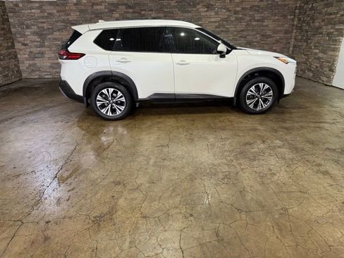 Used 2021 Nissan Rogue SV w/ Premium Package FWD image 5