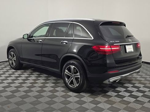 Used 2019 Mercedes-Benz GLC 300 4MATIC image 3