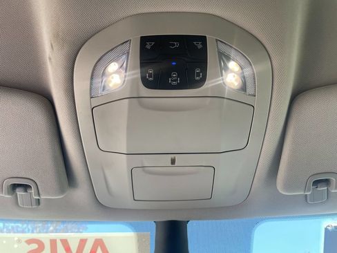 Used 2023 Chrysler Pacifica Touring-L FWD image 24