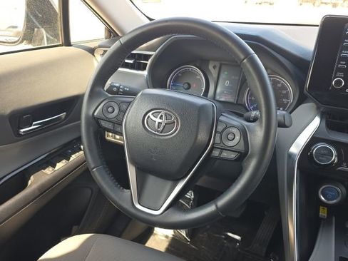 Used 2022 Toyota Venza LE image 31